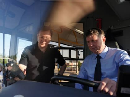 Губернатор Самарской области передал пассажирским предприятиям ключи от новых автобусов