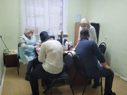 Не страшны теперь ни грипп, ни COVID! В Тольятти продолжается прививочная кампания