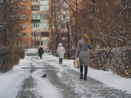 Повышение выплат, отмена бумажных чеков и кто может досрочно выйти на пенсию в 2023 году: важное к этому часу