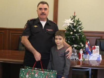 (фото) Начальник У МВД по Тольятти исполнил заветную мечту 8-летнего мальчика