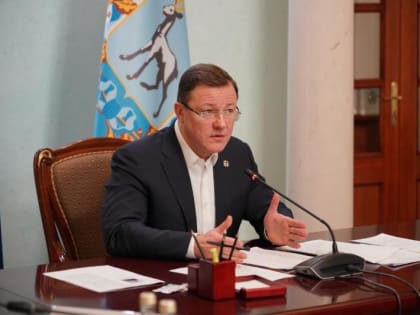 Дмитрий Азаров - главам муниципалитетов: "Нужно быть чуткими по всем обращениям"