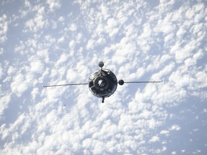 Добро пожаловать! Пилотируемый корабль Союз МС-21 доставил на МКС трех космонавтов