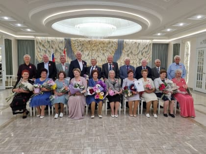 В Тольятти наградили семейные пары, прожившие вместе полвека