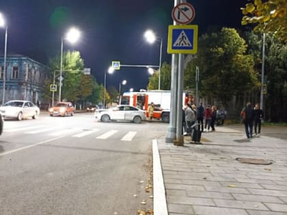 Разбитые мотоциклы, скорая и масса очевидцев: в центре Сызрани произошло ЧП