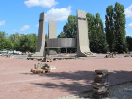 (фото) В Тольятти продолжаются работы по благоустройству Парка Победы
