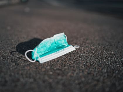 Нож в спину: доктор Мясников оценил риски введения в России нового локдауна