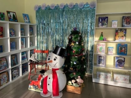 (фото) В Тольятти празднично оформили театры, музеи и библиотеки