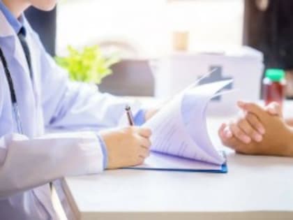 Владимир Путин и Дмитрий Азаров обсудили развитие системы здравоохранения в Самарской области