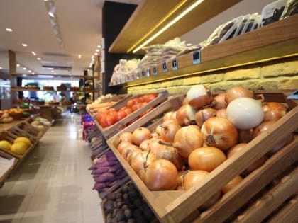Сети обнуляют наценки на продукты, прощай сторублевка и финал громкого расследования: важное к этому часу
