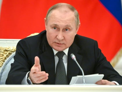 Чрезвычайные законы Путина, досрочная пенсия и новые цены на еду: важное