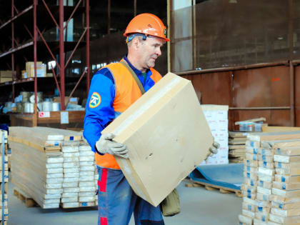 Тольяттиазот оказал помощь школе №80