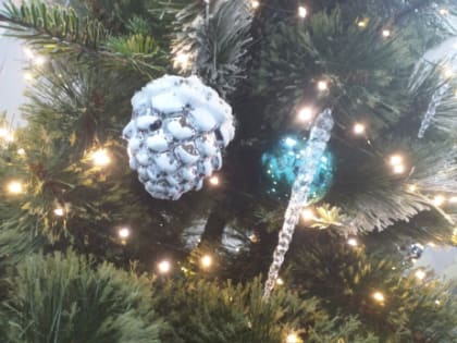 Не загадывать желания и не сжигать записки: священник объяснил, как правильно отмечать Новый год во время поста