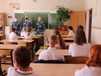 Офицеры ОМОН «Утес» пообщались с самарскими студентами и школьниками