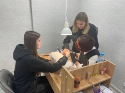 Предпринимательница из Самары развивает лицензированную бьюти-школу с помощью регионального гранта