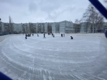 В Тольятти вандалы регулярно портят катки во дворах
