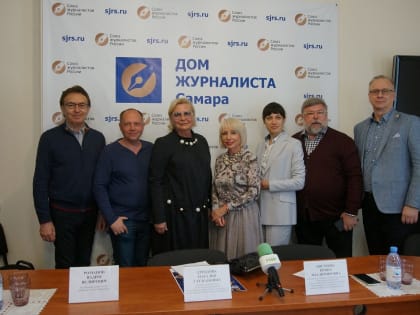 В Доме журналиста состоялась пресс-конференция с руководством драматического театра «Колесо». 