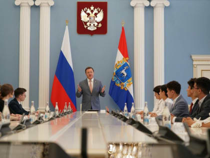 Дмитрий Азаров – самарским выпускникам: «Нам многое предстоит сделать вместе на благо родной земли»