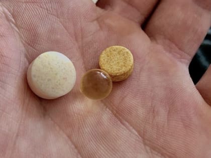 Самарцам напомнили, почему нельзя запивать таблетки молоком и газировкой