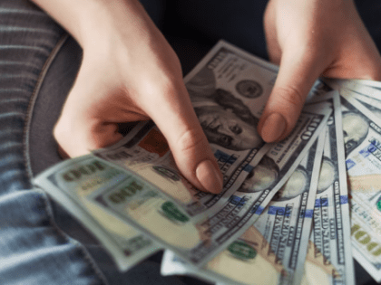 Будет ли доллар по 100 рублей в этом году? Прогноз экономистов
