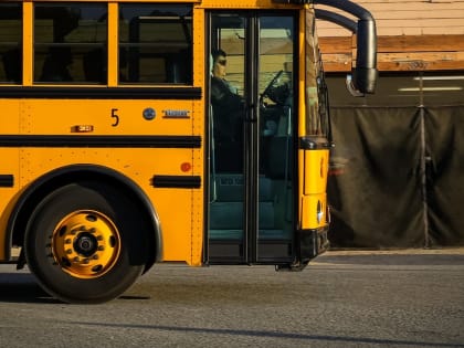 Прокуратура добилась перевозки детей до школы в Подстепках
