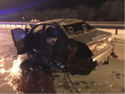 На трассе М-5 лихая девушка полностью потеряла контроль над машиной