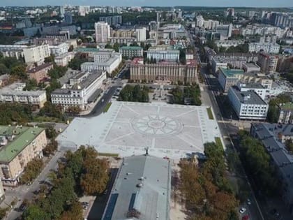 Вячеслав Гладков побла­го­дарил Дмитрия Азарова за помощь в&nbsp;разме­щении белго­родских детей