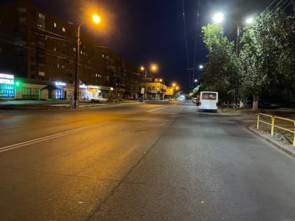 В Комсомольском районе обновляют магистральное освещение