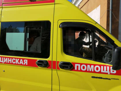 На улице в Сызрани женщина кричала и звала на помощь, но мужчина остался безучастным