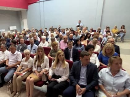 Особый режим и судьба Крымзы: о чем шла речь с Дмитрием Азаровым на форуме в Сызрани