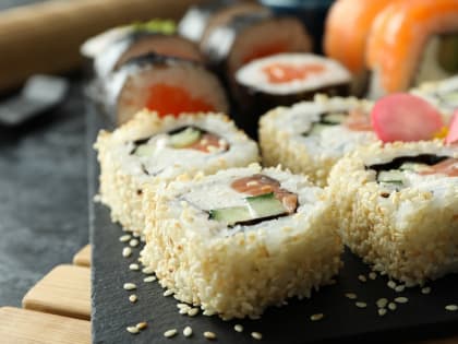 Заказали роллы - получили отравление. Появились подробности уголовного дела о массовом отравлении в Тольятти 45 человек