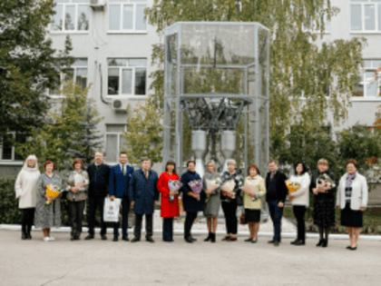 ОДК-Кузнецов передал самарской гимназии ракетный двигатель