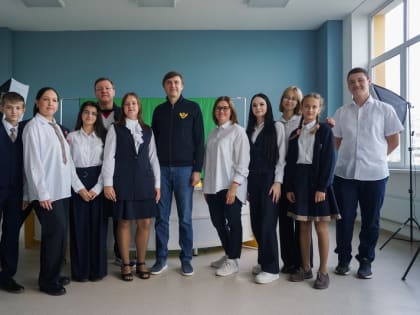 Сергей Кравцов и Дмитрий Азаров провели урок о воссоединении новых регионов с Россией в крупнейшей школе региона