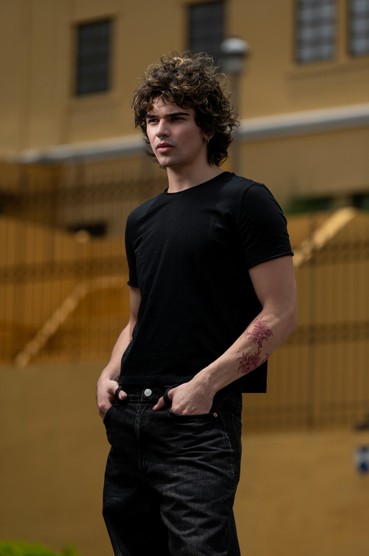 Black tshirt thumbnail
