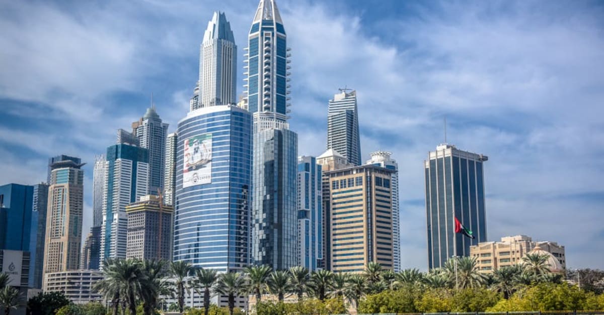 Best Yacht Routes & Sightseeing Points in Dubai
