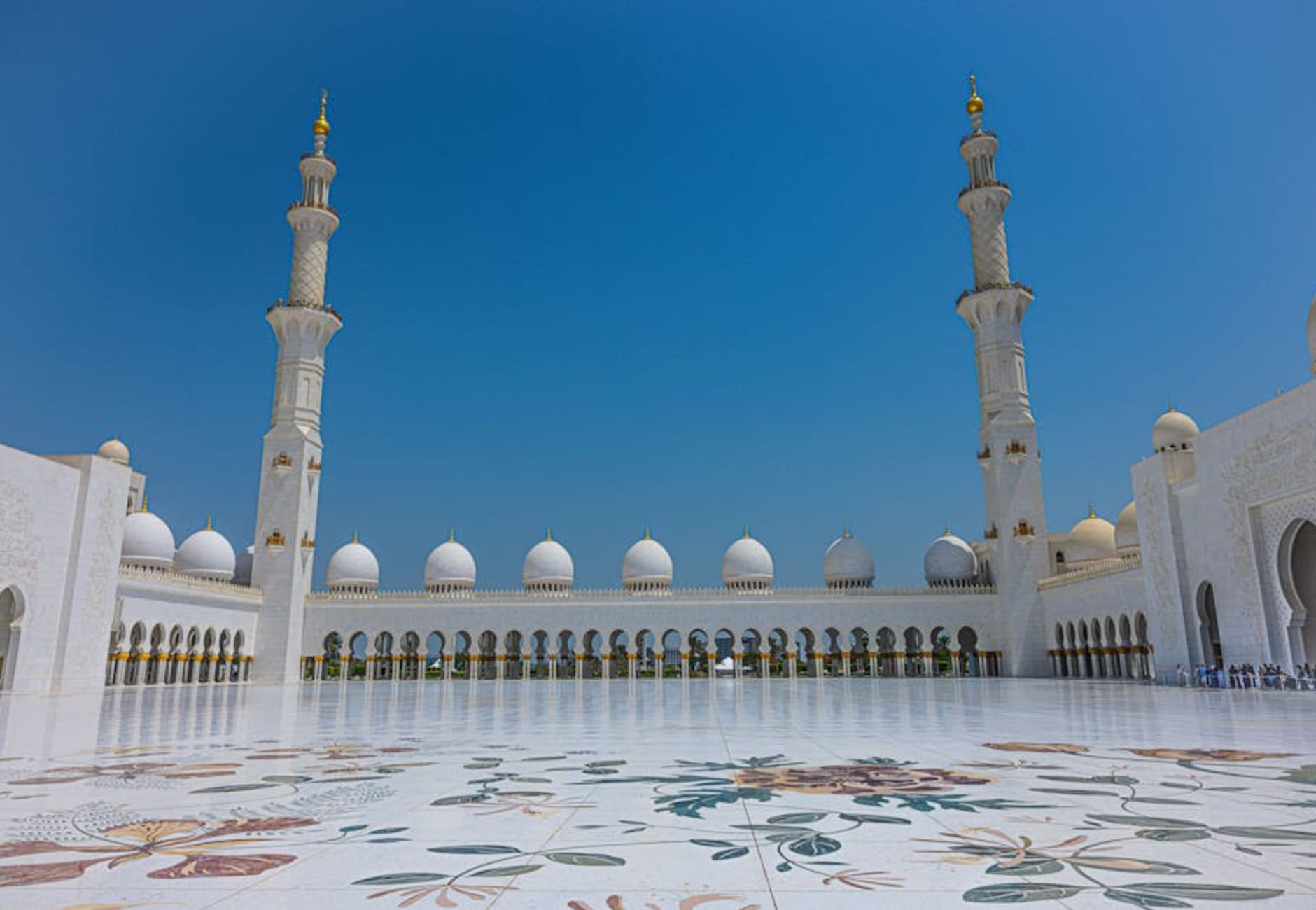 Abu Dhabi - Experiences & Activities