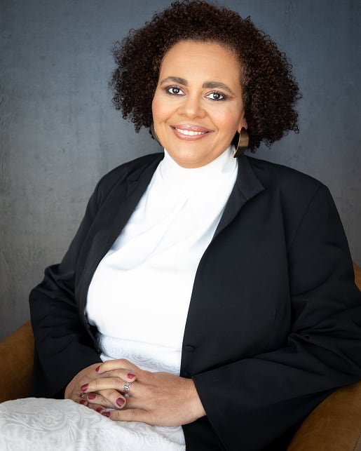 Viviane Luiz Macedo - Advogada e CEO