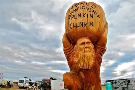 Cañón gigante disparando una calabaza.