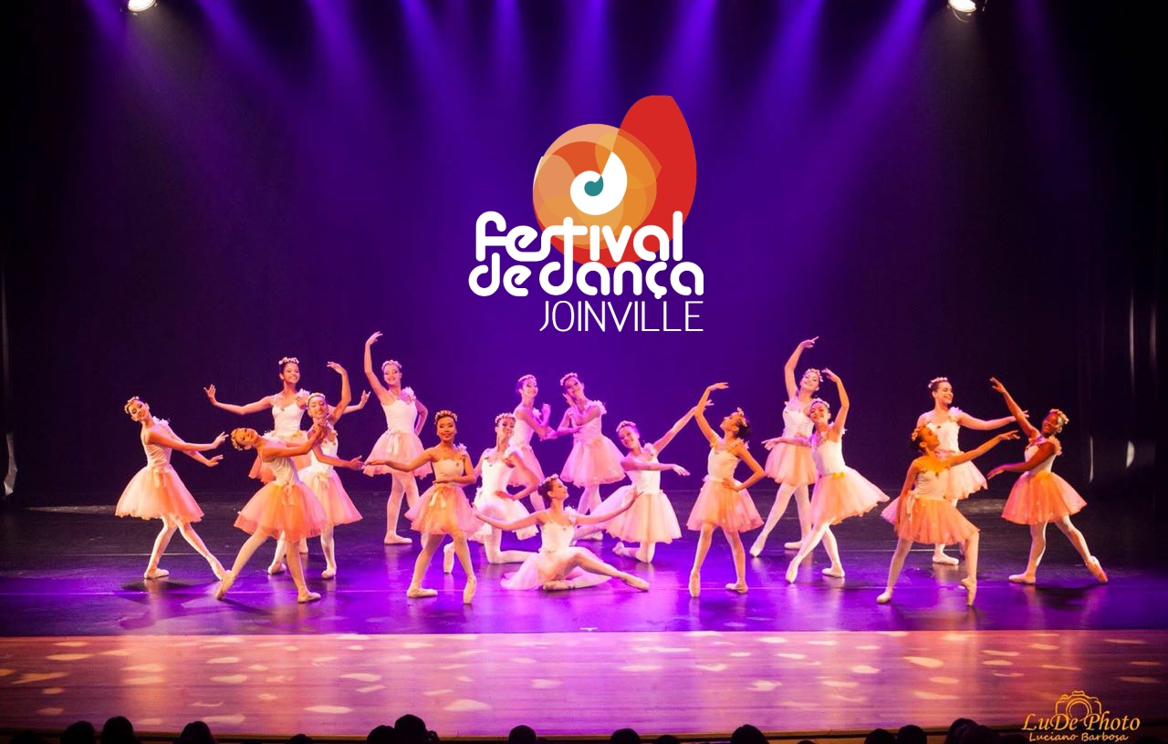 Bailarines de ballet en el escenario del Centreventos.