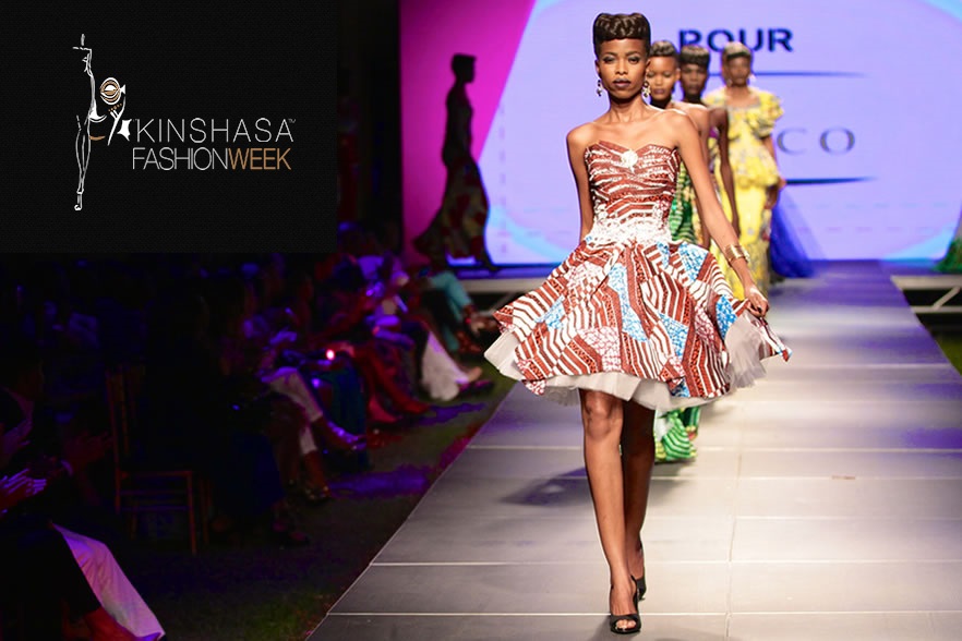 Modelo con traje colorido de tela africana.