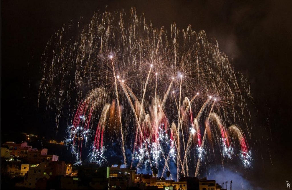 Fuegos artificiales masivos