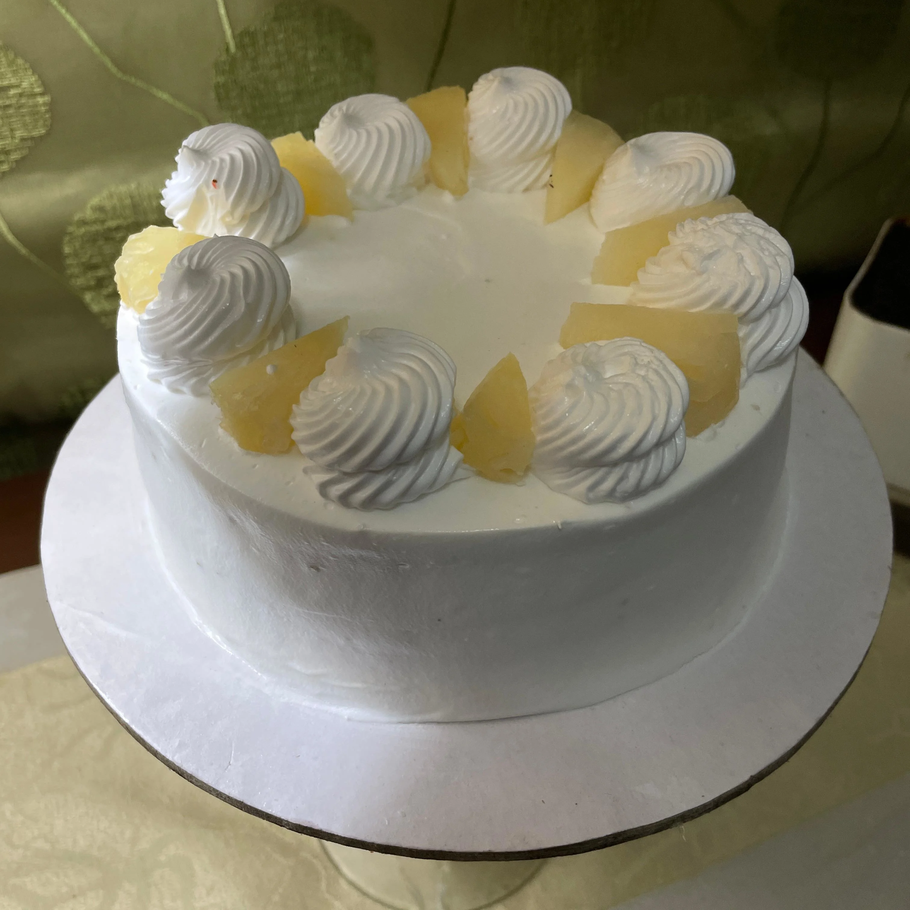 PineappleCake_77a1ae5a-c7db-4b02-baf6-318fecc3c206.jpg