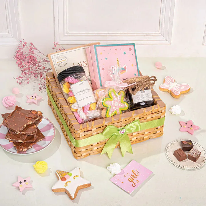 welcome-baby-girl-hamper_720x_75e49b93-4af8-4ed6-9046-e947fbb6ca29.jpg