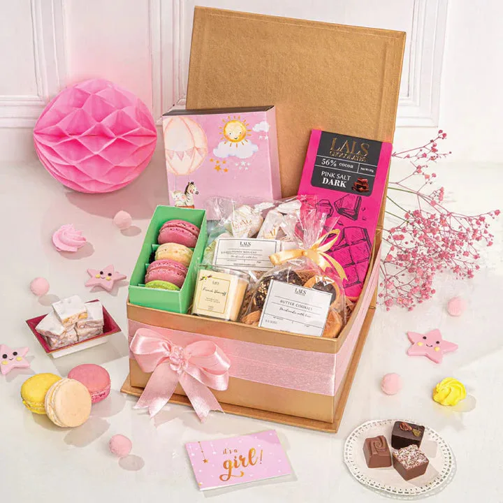 its-a-girl-hamper_720x_546f117a-c3e3-45b7-b22b-9af8e7a696c7.jpg