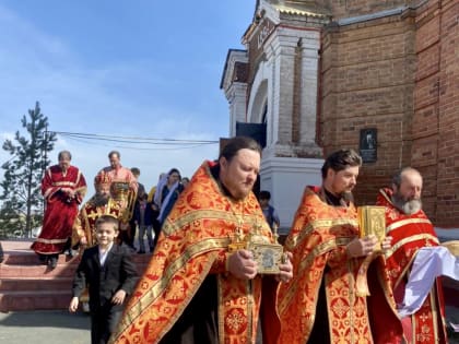 В СВЕТЛЫЙ ЧЕТВЕРГ ПРАВЯЩИЙ АРХИЕРЕЙ ВОЗГЛАВИЛ БОЖЕСТВЕННУЮ ЛИТУРГИЮ В ПРЕОБРАЖЕНСКОМ ХРАМЕ