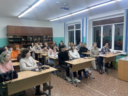 Партийцы провели встречу с родителями в школе №60 города Оренбурга