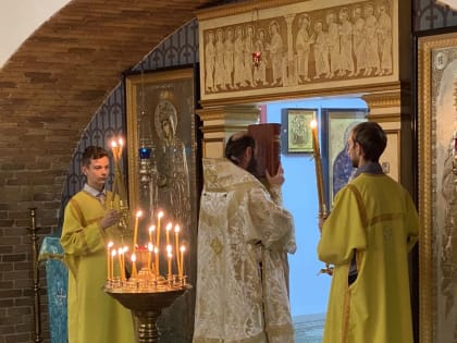 АРХИЕРЕЙСКОЕ НОЧНОЕ БОГОСЛУЖЕНИЕ В СВЯТО-ГЕОРГИЕВСКОМ КАФЕДРАЛЬНОМ СОБОРЕ