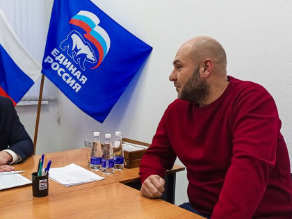 Парламентарий решает вопросы горожан