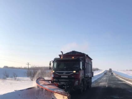 Более 700 единиц спецтехники привлечено к содержанию региональных дорог в зимний период