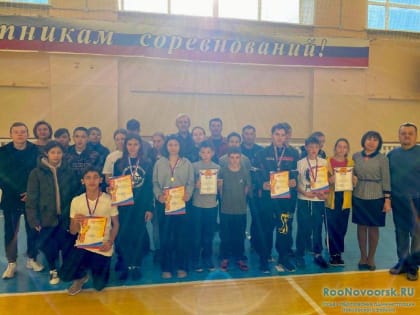 Впервые в Новоорском районе прошли соревнования школьников по кроссфиту!