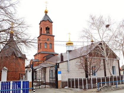 ЕПИСКОП ОРСКИЙ И ГАЙСКИЙ ИРИНЕЙ ВОЗГЛАВИЛ БОЖЕСТВЕННУЮ ЛИТУРГИЮ В ПОКРОВСКОМ ХРАМЕ АРХИЕРЕЙСКОГО ПОДВОРЬЯ